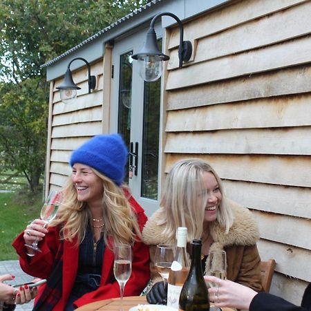 Luxury Shepherds Hut - The Moorhen By The Lake York Exterior foto