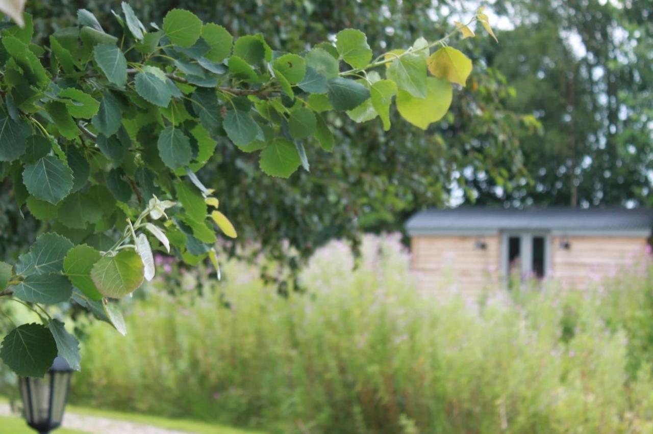 Luxury Shepherds Hut - The Moorhen By The Lake York Exterior foto