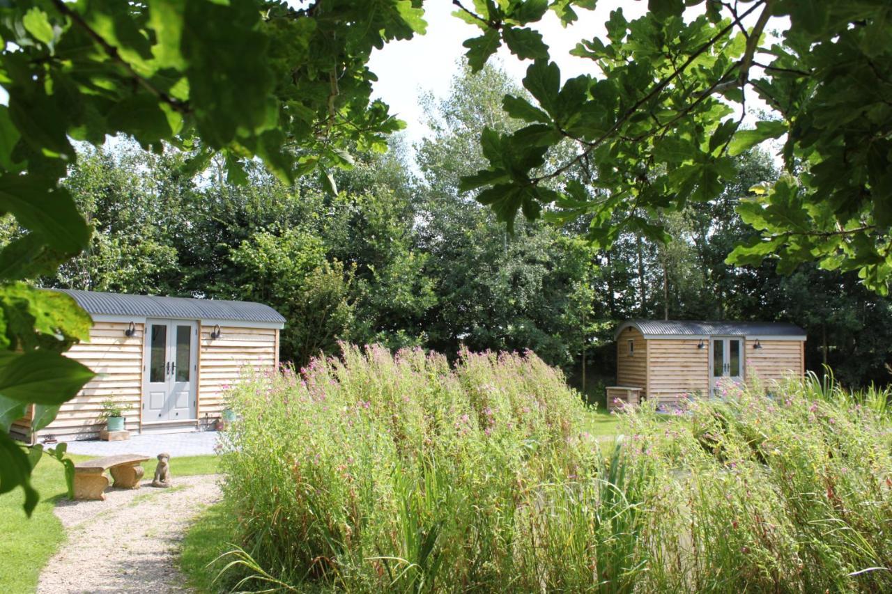 Luxury Shepherds Hut - The Moorhen By The Lake York Exterior foto